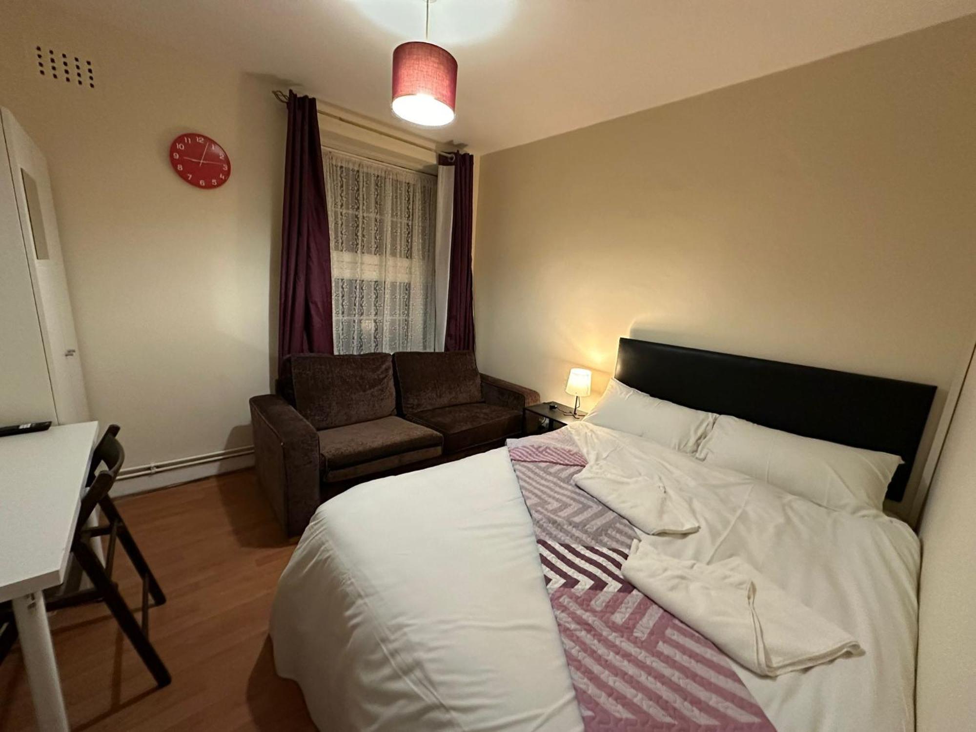 Beautiful Private Double In A Shared 3-bedroom Minutes Walk From Bethnal Апартаменты *